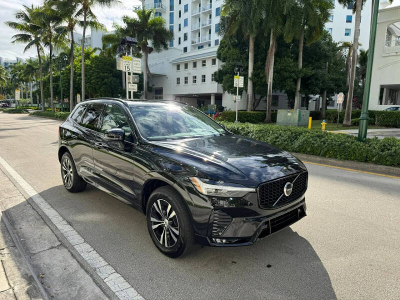 2025 Volvo XC60 B5 Core Dark Theme