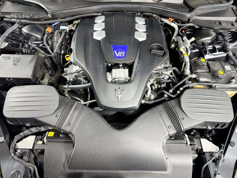 2023 Maserati Quattroporte Modena Q4