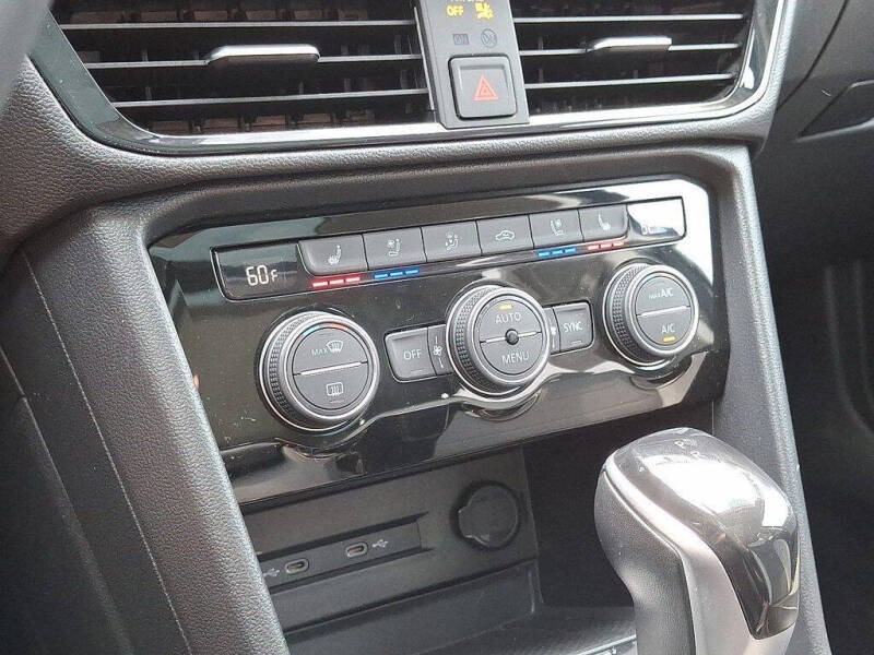 2022 Volkswagen Taos SEL 4Motion