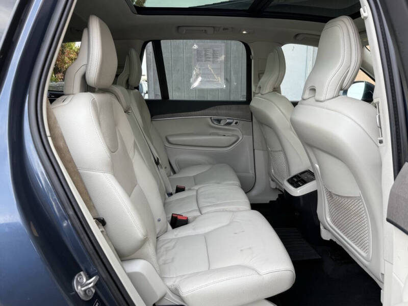 2023 Volvo XC90 B5 Plus Bright Theme