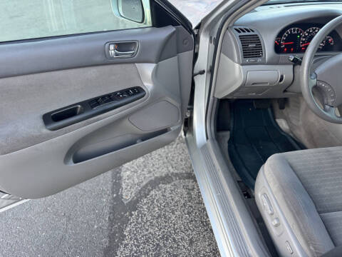 2005 Toyota Camry LE V6