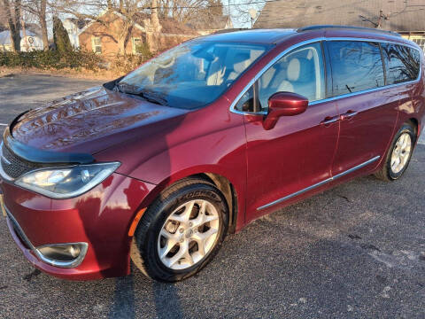 2017 Chrysler Pacifica Touring-L