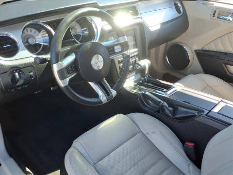 2011 Ford Mustang V6 Premium