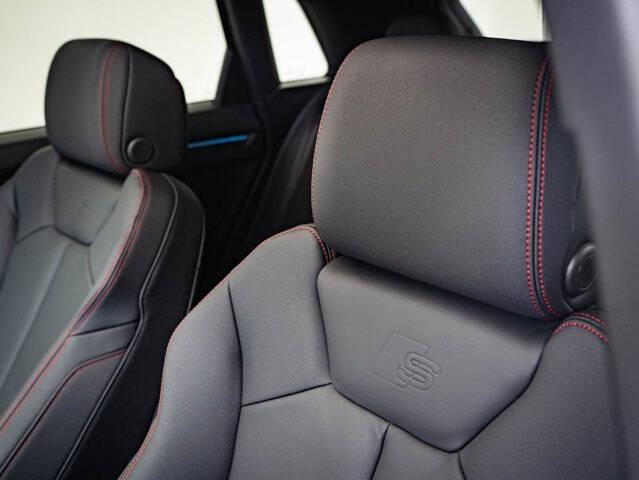 2025 Audi Q3 quattro S line Prem Plus 45 TFSI