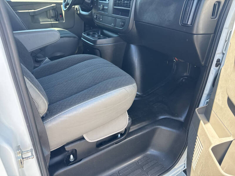 2024 Chevrolet Express 2500