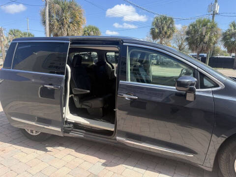 2020 Chrysler Pacifica Touring L