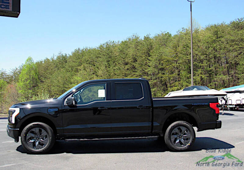 2025 Ford F-150 Lightning Flash