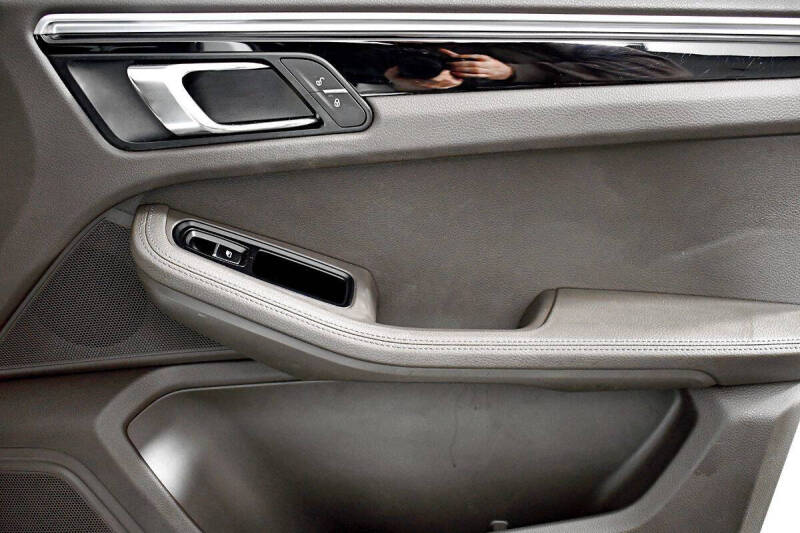 2016 Porsche Macan S