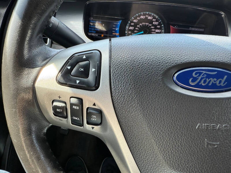 2015 Ford Taurus SEL