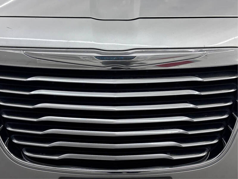 2011 Chrysler 300 Limited