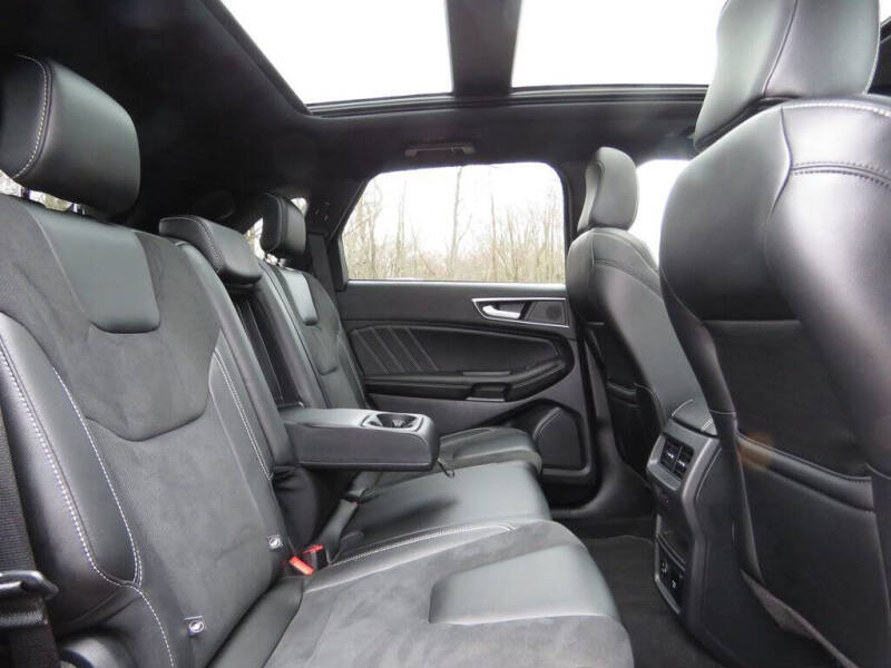 2021 Ford Edge ST