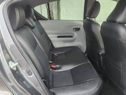 2014 Toyota Prius c Three