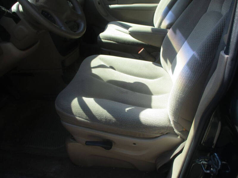 2001 Chrysler Voyager