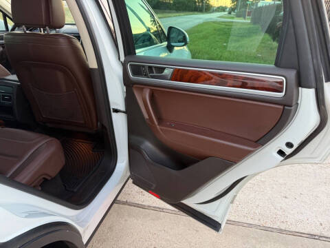 2013 Volkswagen Touareg TDI Lux