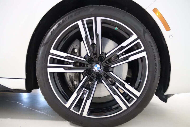 2023 BMW 7 Series 760i xDrive