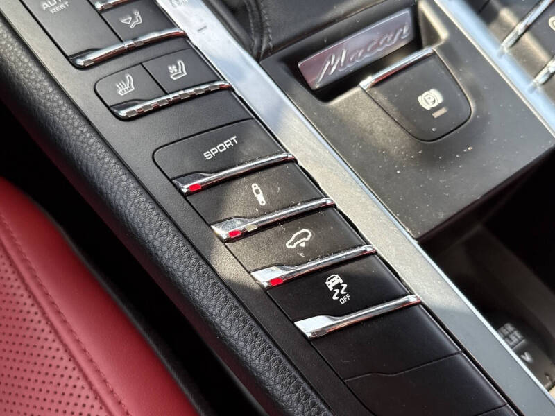 2016 Porsche Macan S