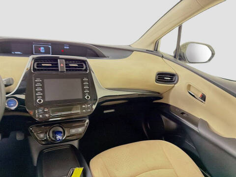 2020 Toyota Prius LE