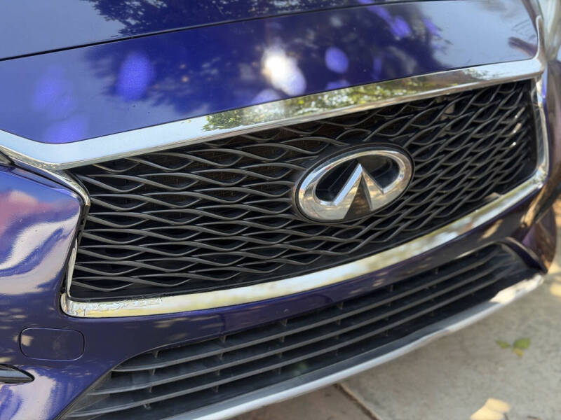 2017 Infiniti QX30 Premium