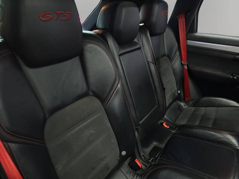 2016 Porsche Cayenne GTS