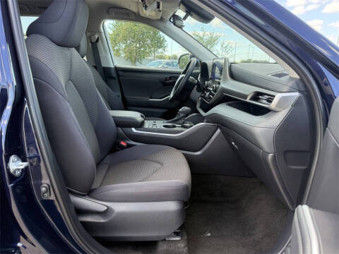 2025 Toyota Highlander LE