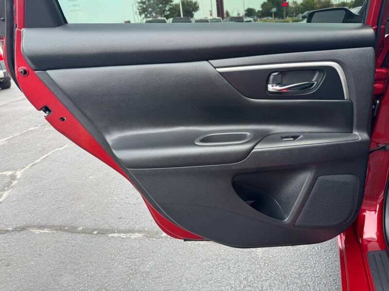 2016 Nissan Altima 2.5 SR