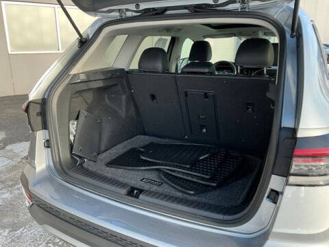 2025 Volkswagen Taos SEL 4Motion