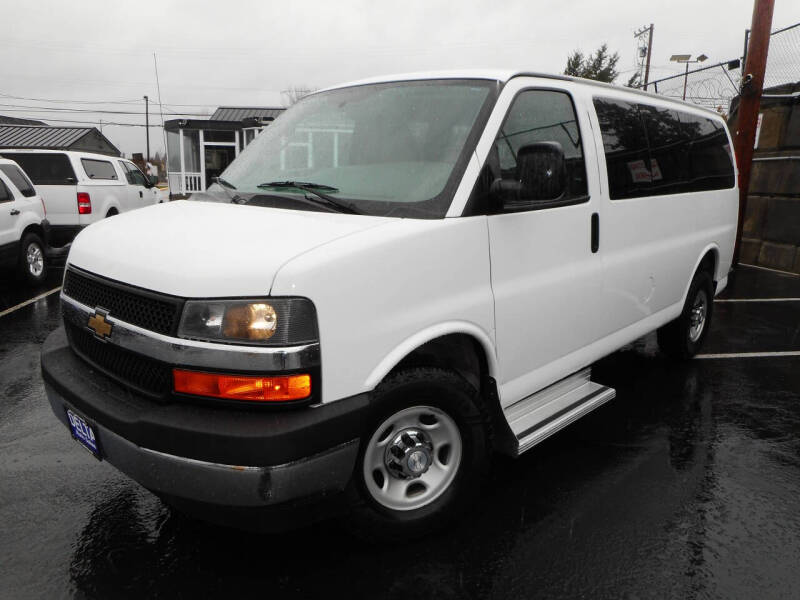 2017 Chevrolet Express LT 3500