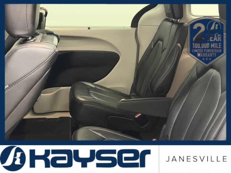 2022 Chrysler Pacifica Touring L