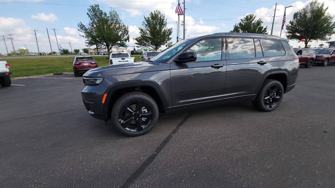 2024 Jeep Grand Cherokee L for sale at Victoria Auto Sales in Victoria, MN