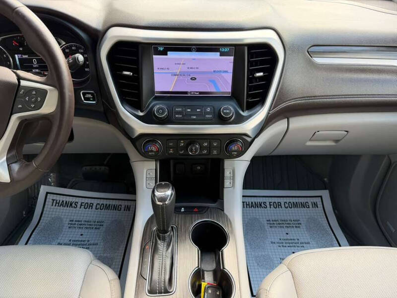 2017 GMC Acadia SLT-1