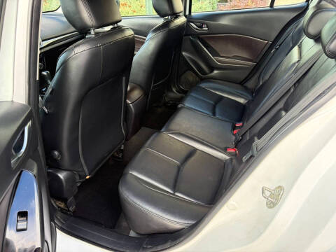 2018 Mazda MAZDA3 Touring