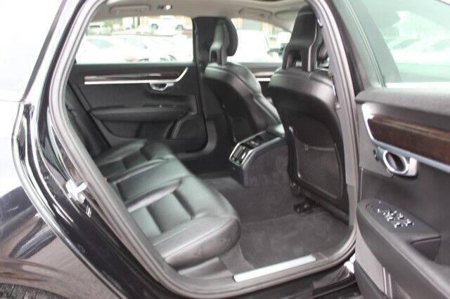 2018 Volvo S90 T5 Momentum