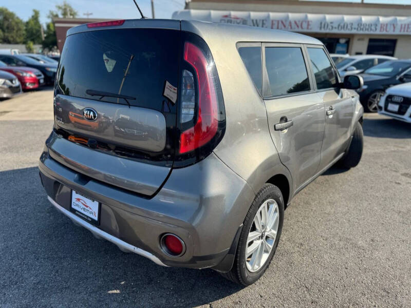 2017 Kia Soul +