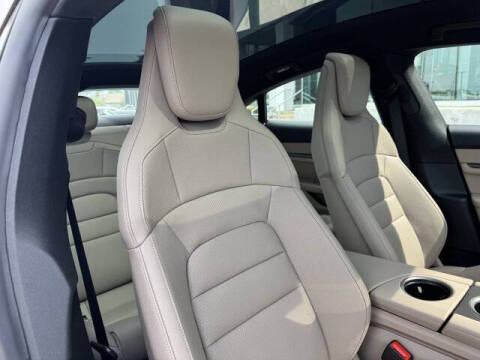 2025 Porsche Taycan 4