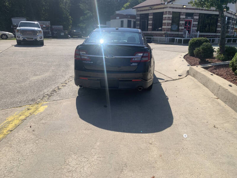 2015 Ford Taurus SEL