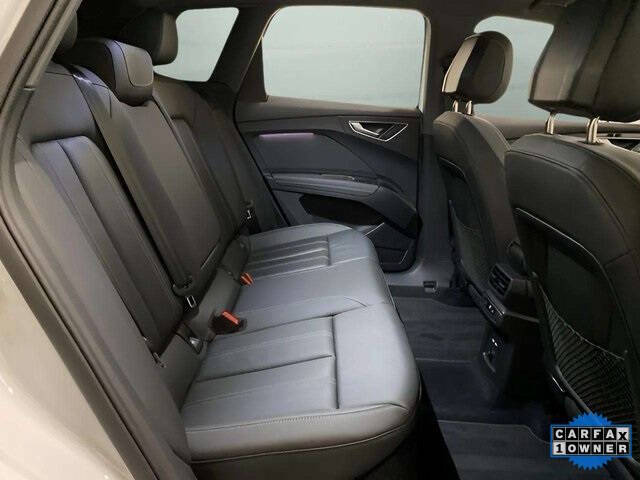 2024 Audi Q4 e-tron quattro Premium Plus 50