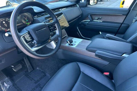 2025 Land Rover Range Rover P550e Autobiography