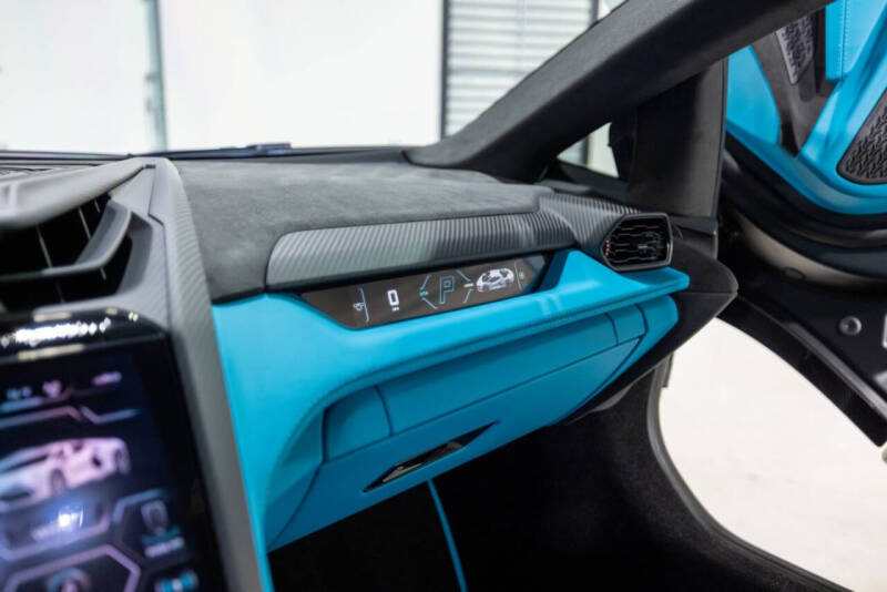 2025 Lamborghini Revuelto