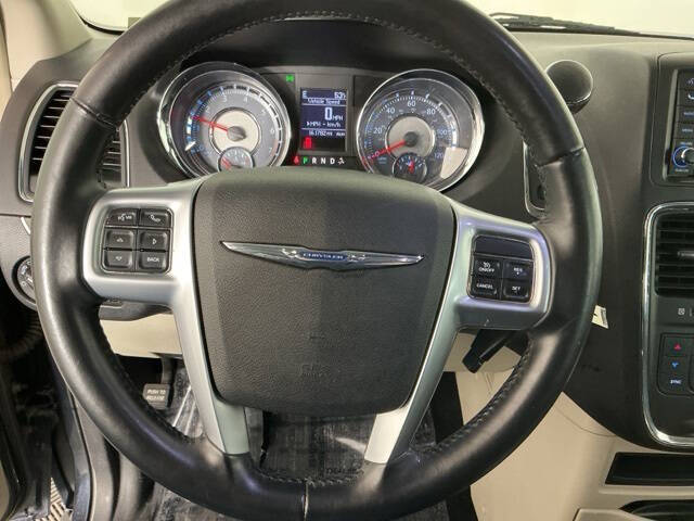 2013 Chrysler Town and Country Touring