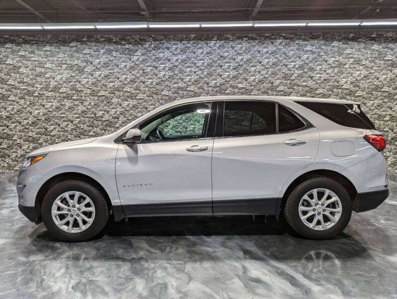 Used 2018 Chevrolet Equinox LT with VIN 2GNAXSEV6J6337465 for sale in Detroit, MI