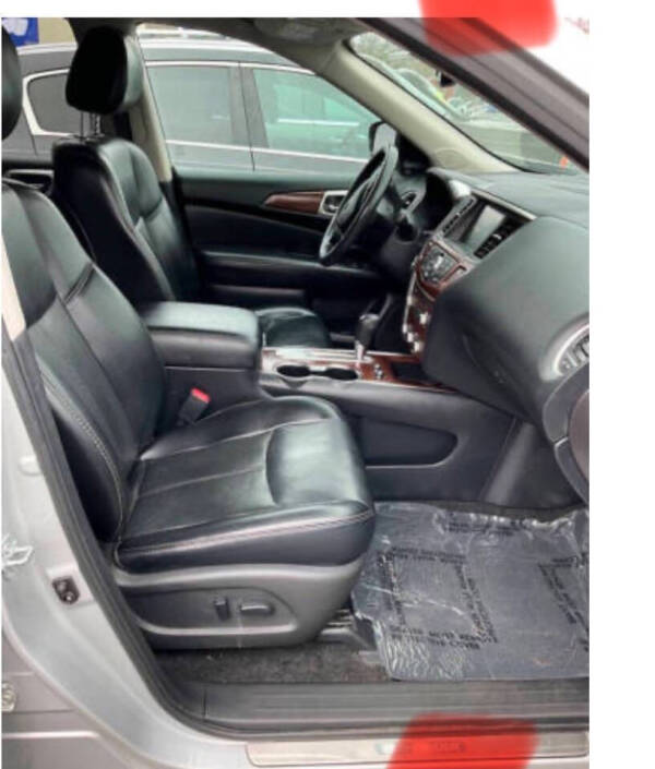 2017 Nissan Pathfinder SL