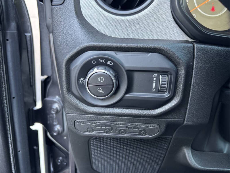 2025 Jeep Gladiator Sport