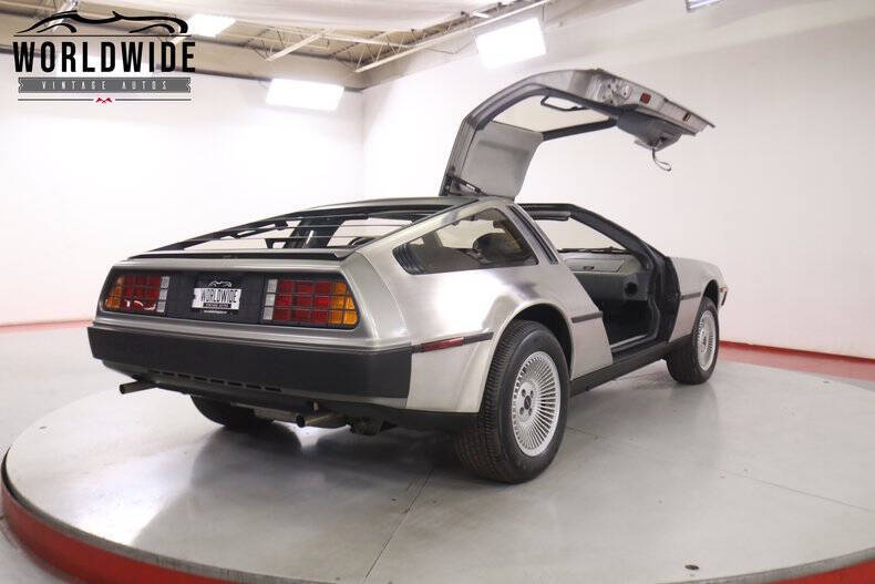 1981 DeLorean DMC-12