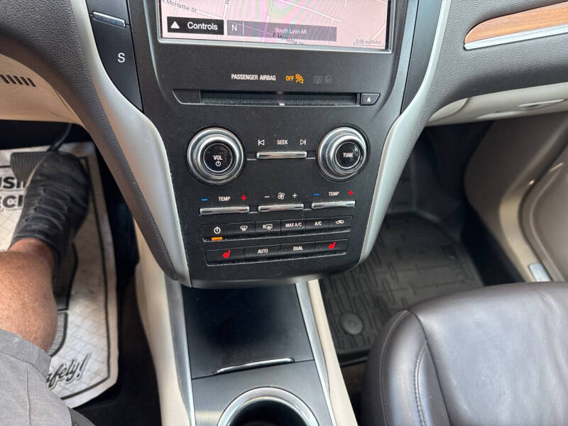 2019 Lincoln MKC Select