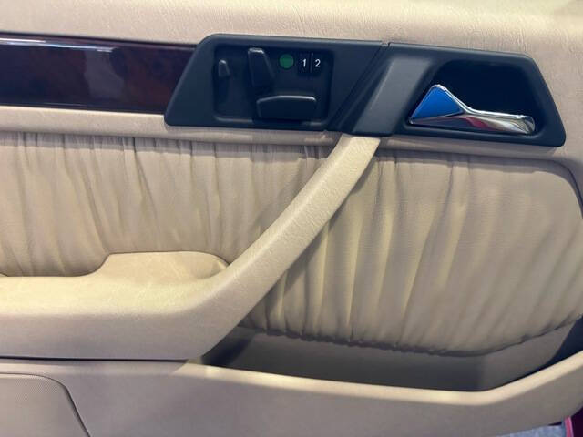 1995 Mercedes-Benz E-Class 30