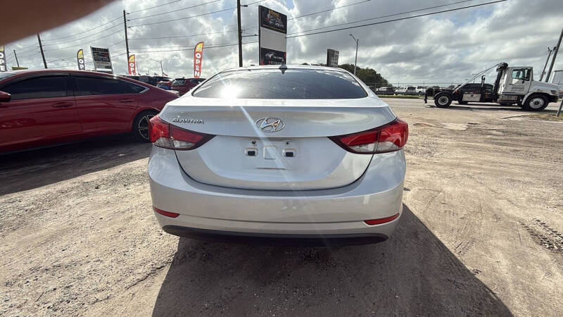 2014 Hyundai Elantra SE