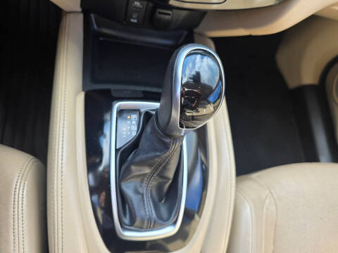 2017 Nissan Rogue SL