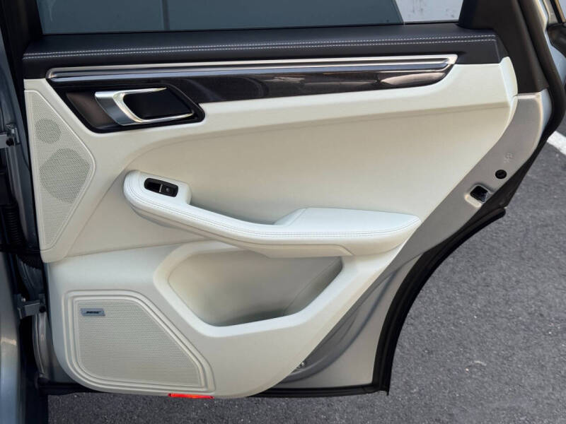 2023 Porsche Macan S