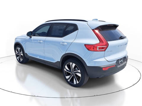 2026 Volvo XC40 B4 Plus