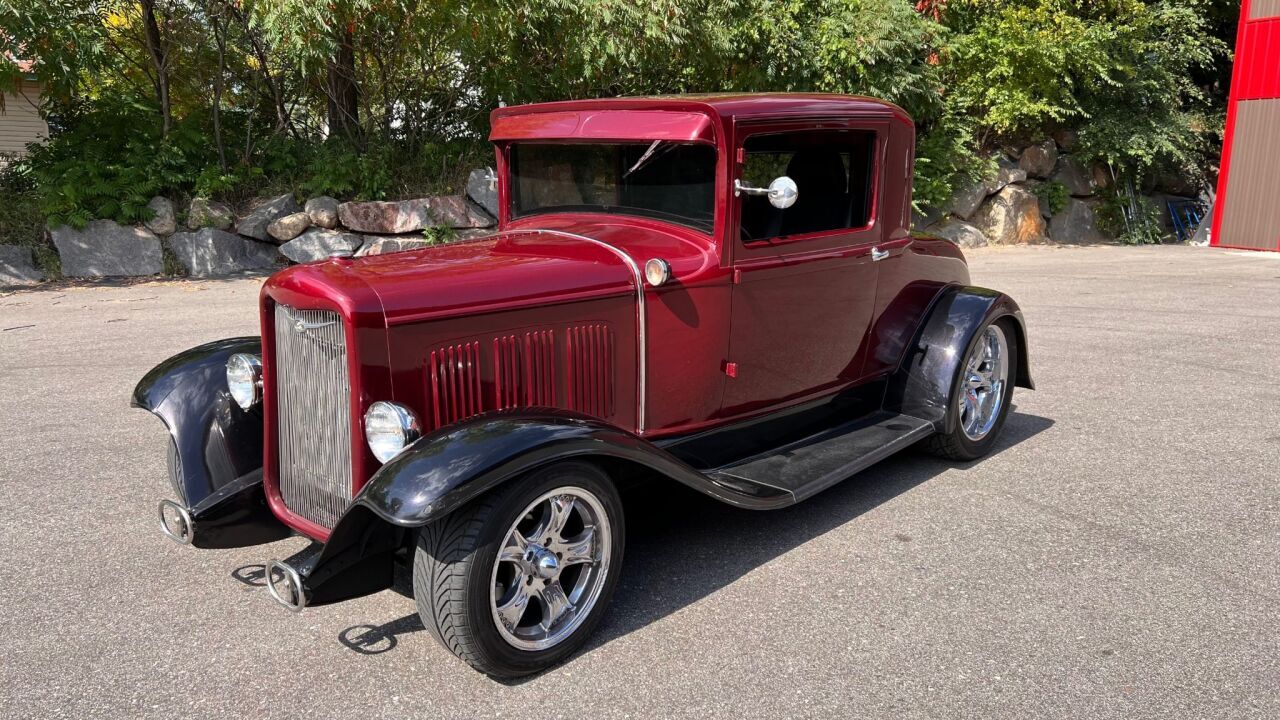 1930 Chrysler Street Rod 3
